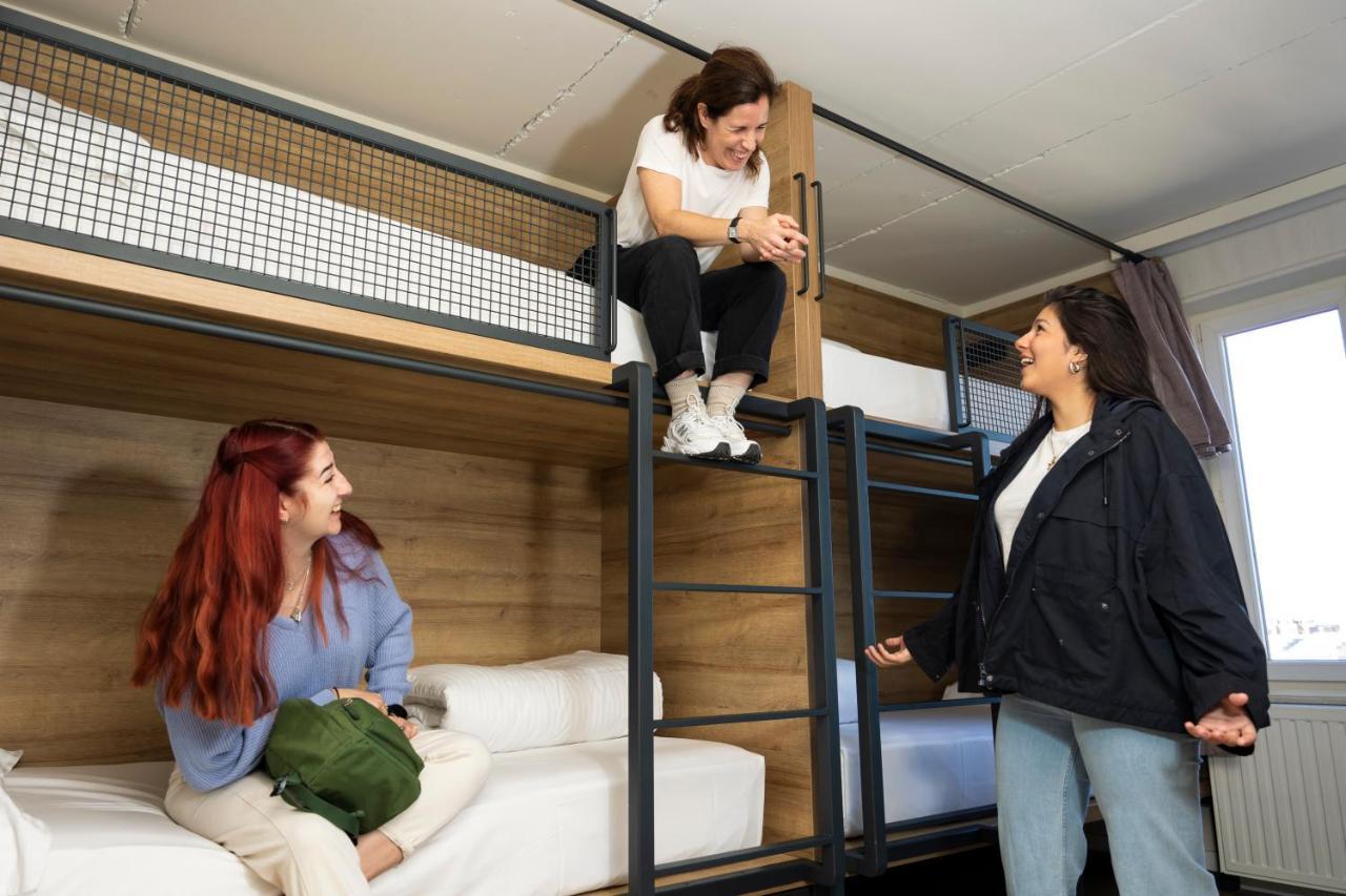 Bed in 6-Bed Female Dormitory Room,1156565718:JPEG